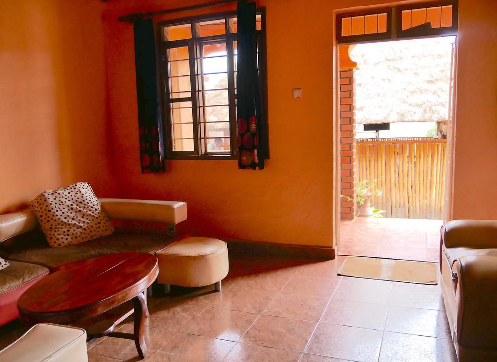 Hotel Acacia Кампала Экстерьер фото